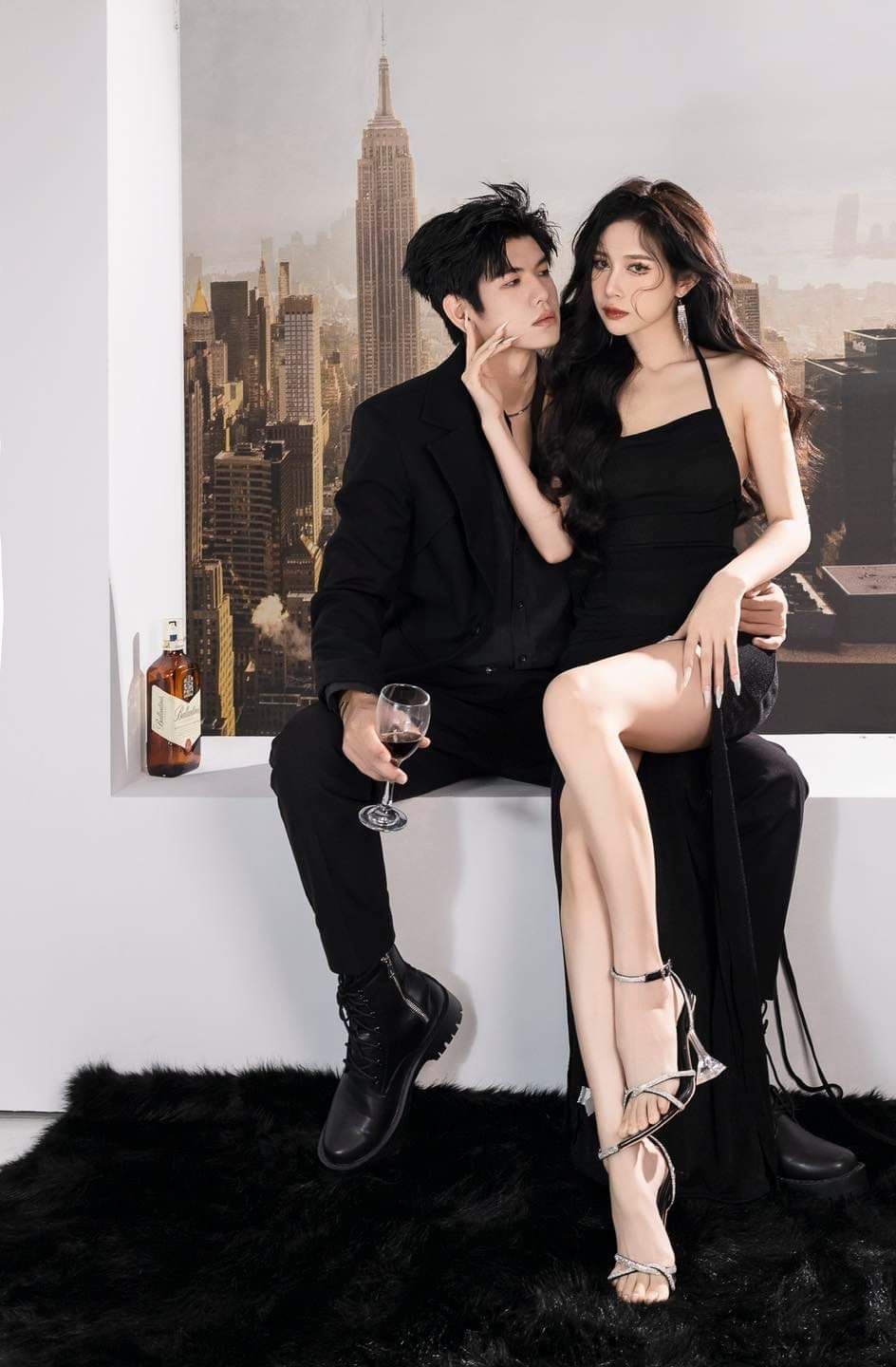 CUỘC TÌNH GIAN DỐI